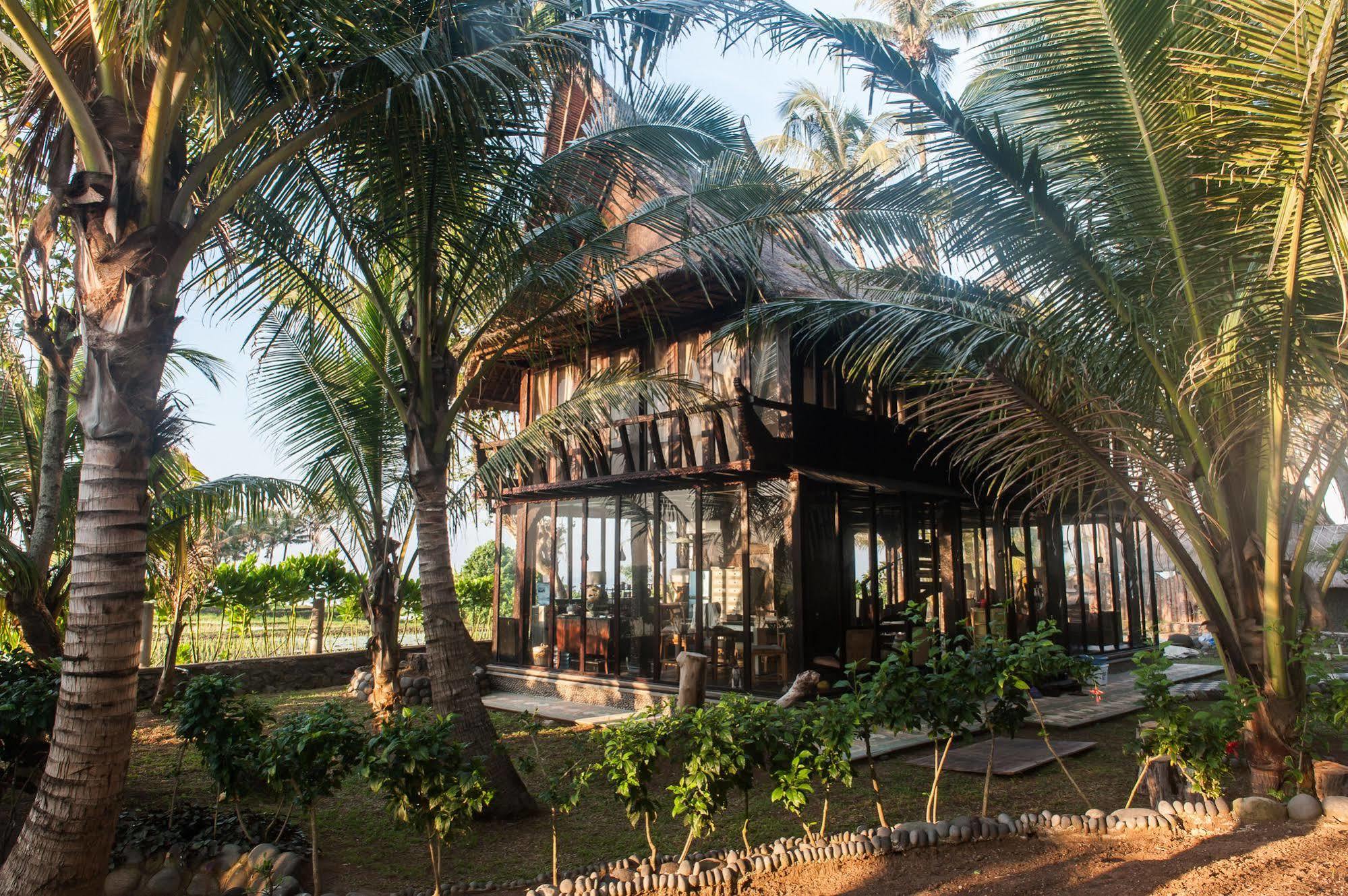 Most Exotic Beachfront Villa Keong Selemadeg 외부 사진